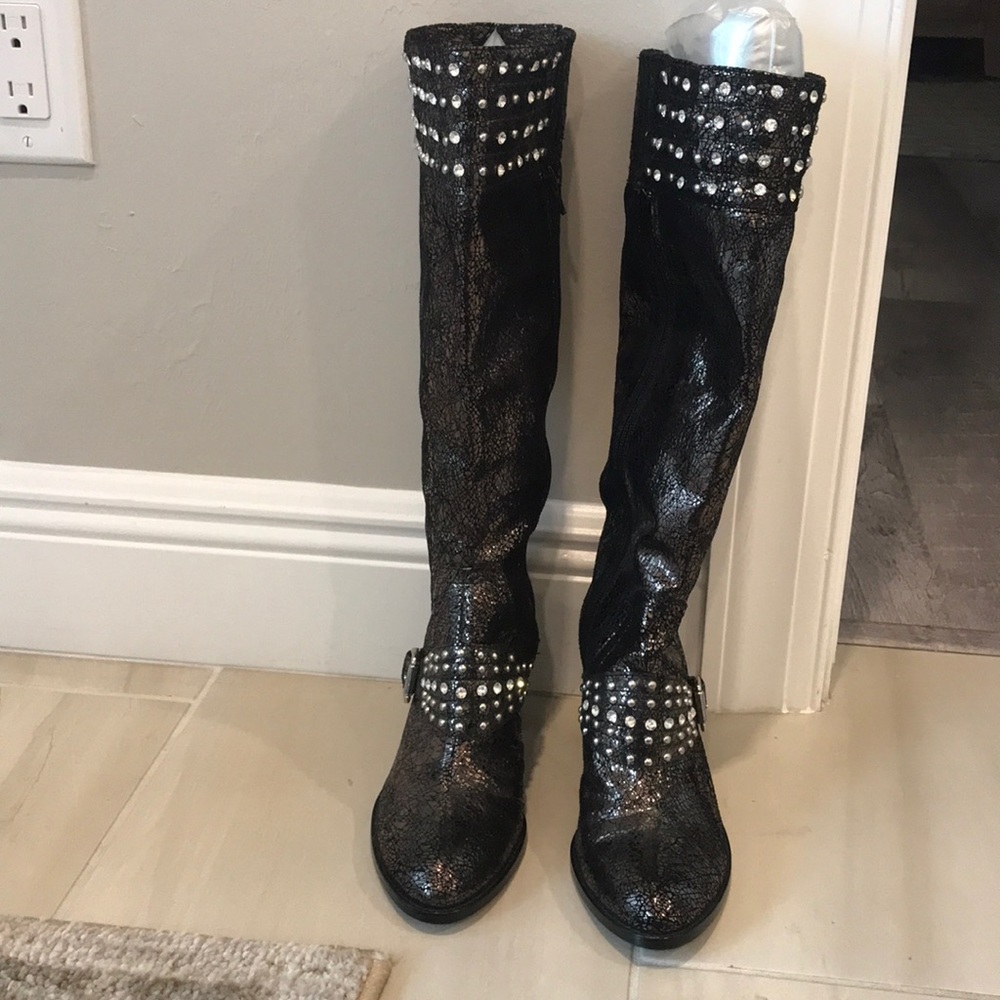 Women’s soft leather boots